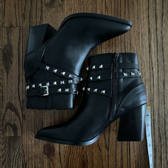 Steve Madden Black Leather Silver Studded Pointed Toe Cala Boots Size 9.5 - Picture 4 of 8